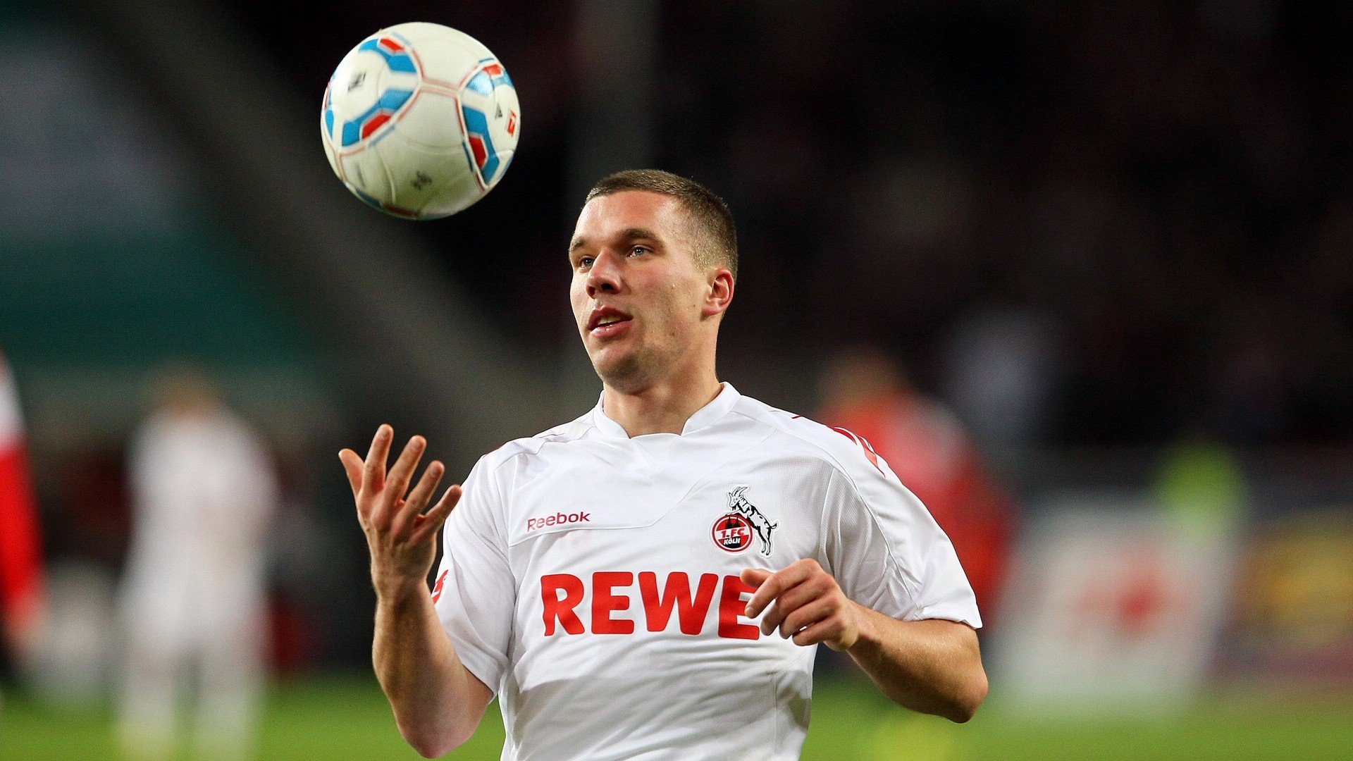 乐鱼电竞在线平台登录入口-【全能型球员】亚伦·诺拉场上场场表现稳定,亚伦弱什么